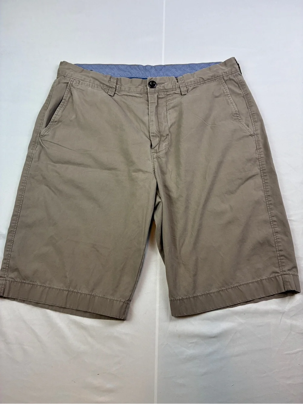 J. Crew Men's Flat-Front Chino Shorts in Tan/Gray
